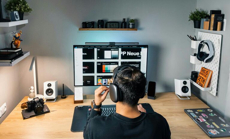 Tips for an Inviting and Organized Home Workspace to Boost Productivity